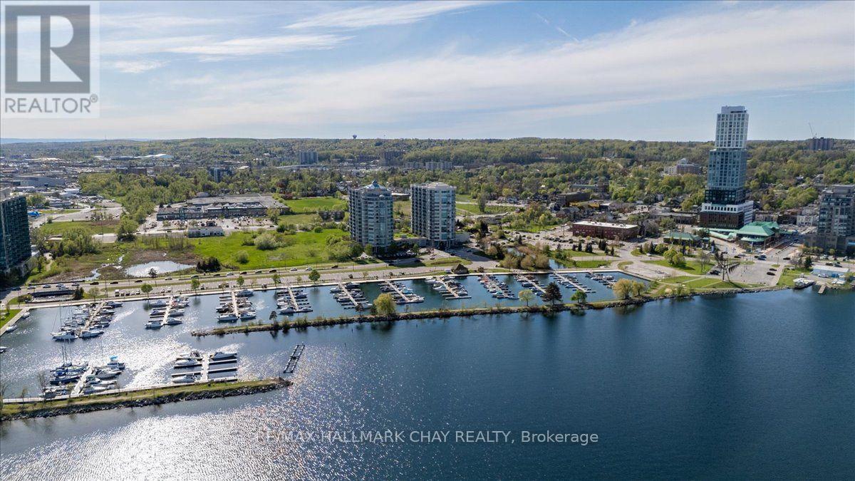 605 - 2 Toronto Street Property Photo 1