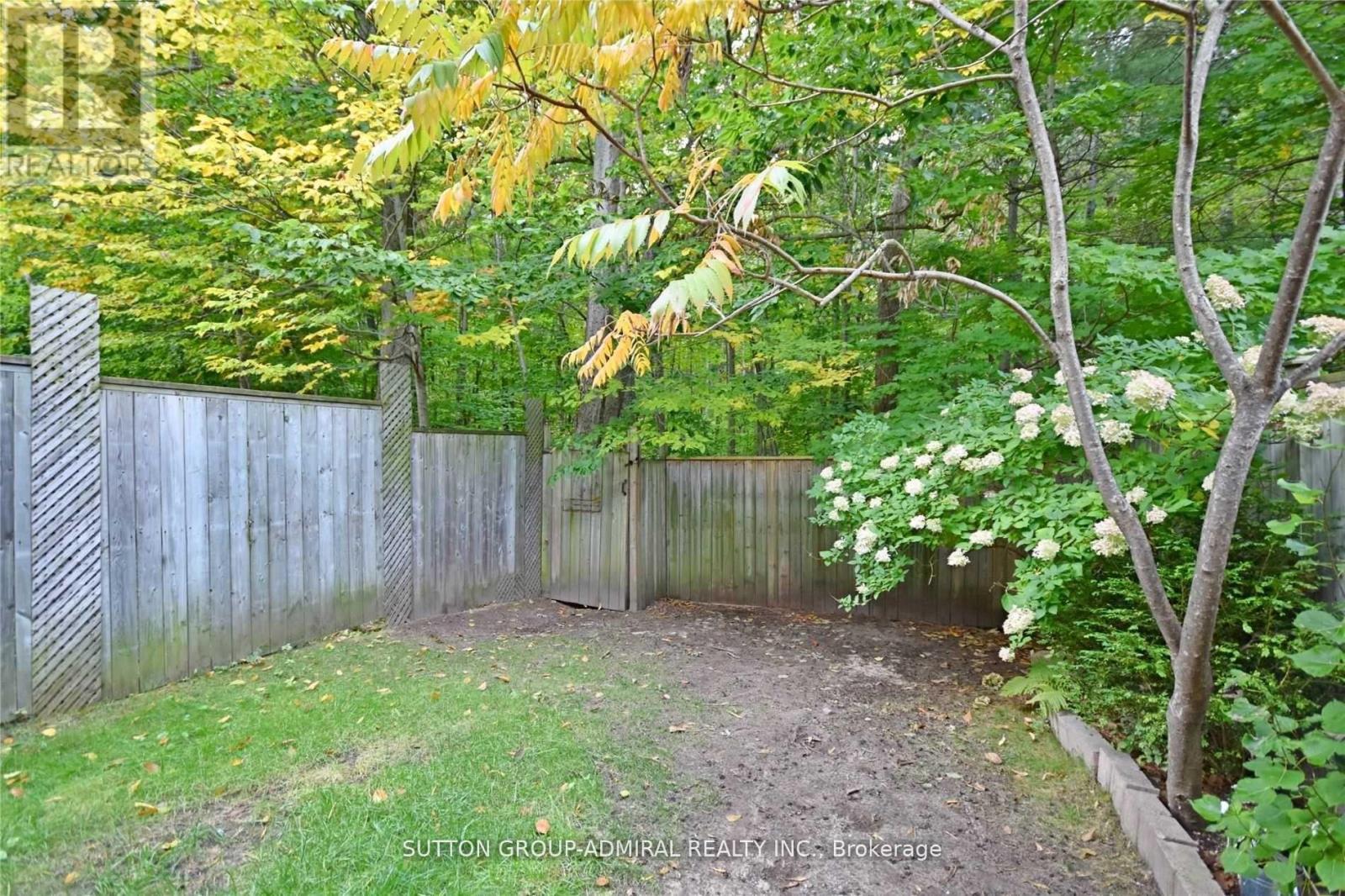 Walkout - 70 Hawthorne Crescent Property Photo 8