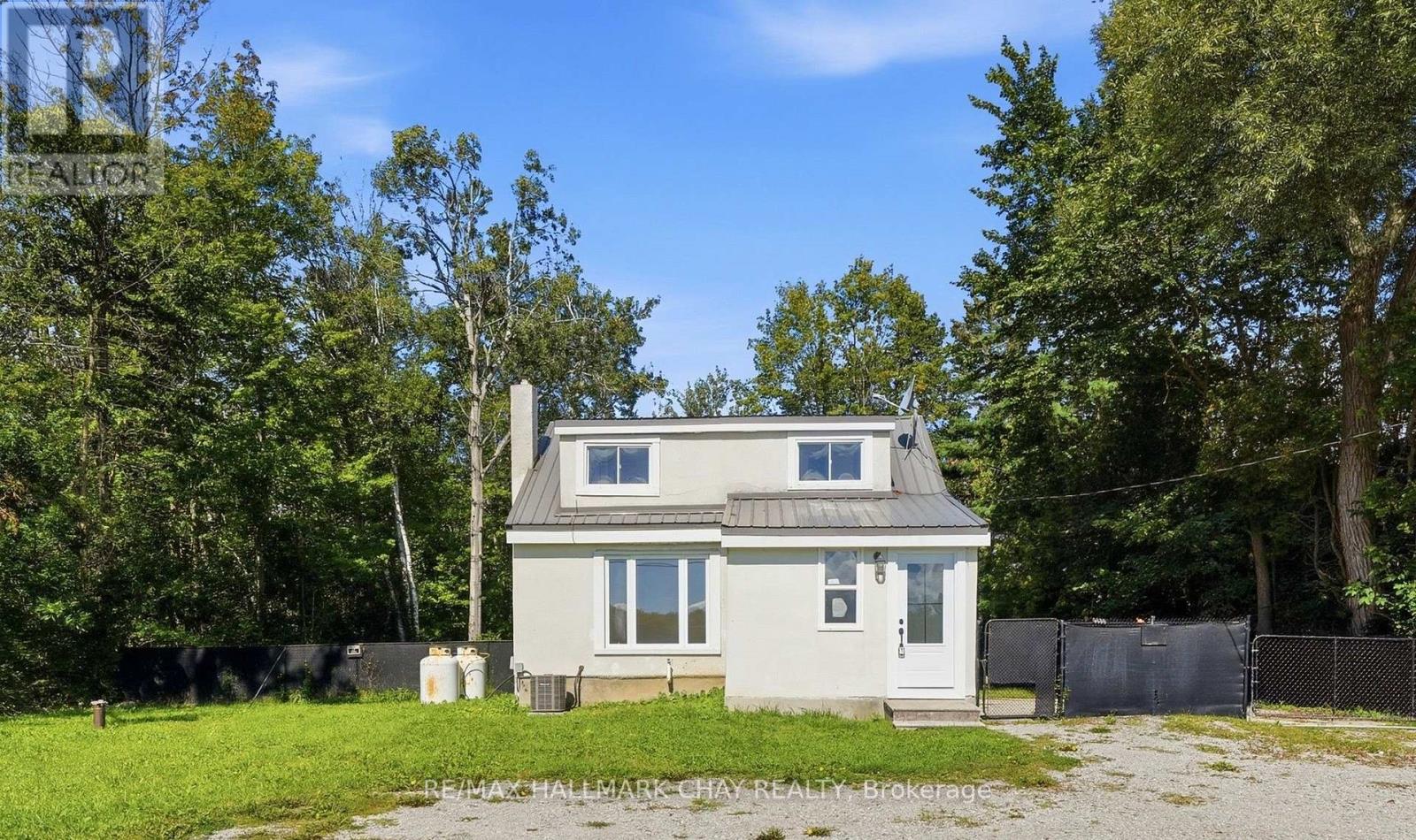 8410 11 Highway Property Photo 1