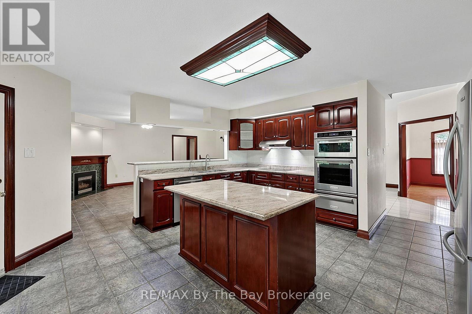 90 Goldfinch Crescent Property Photo 4