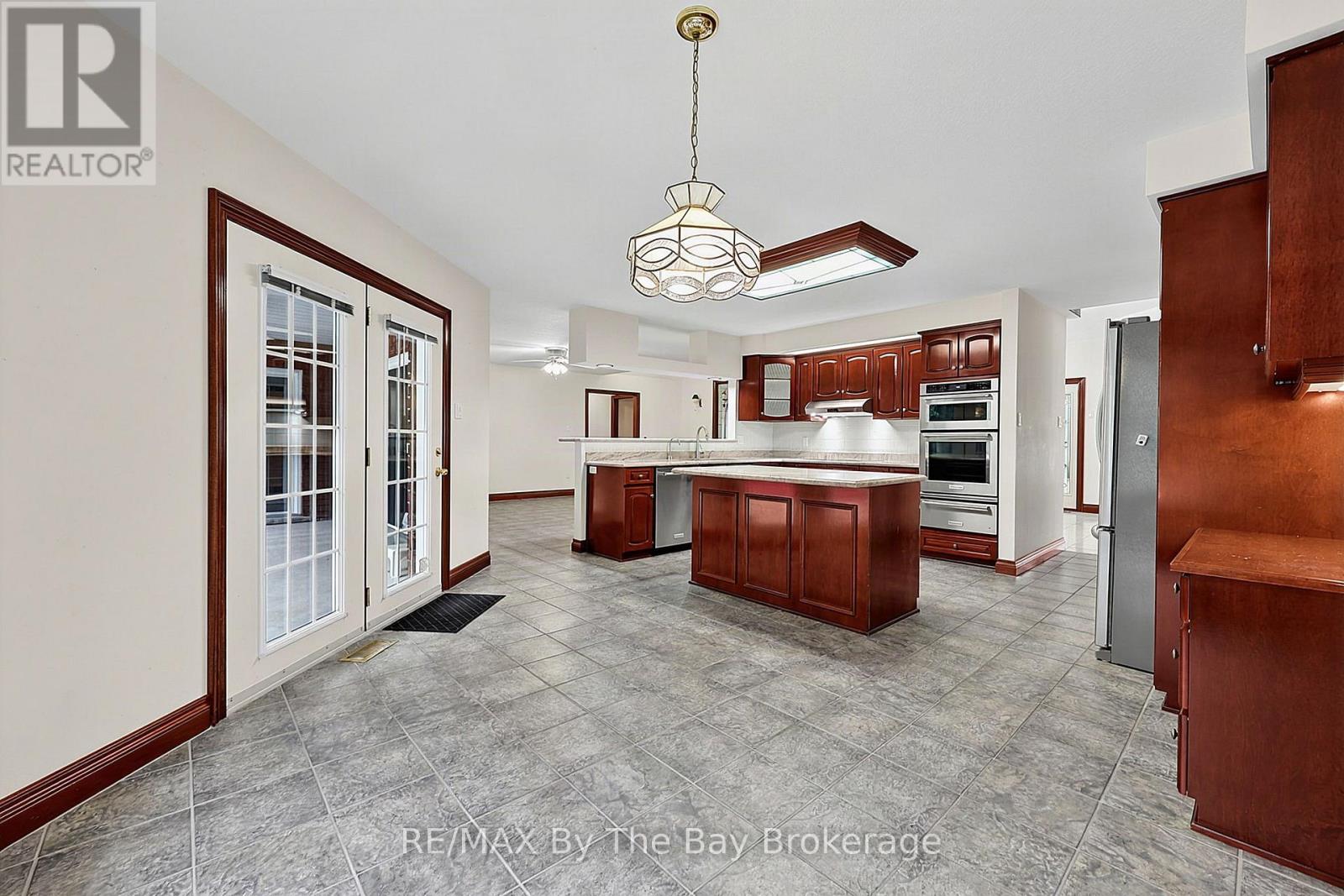 90 Goldfinch Crescent Property Photo 10