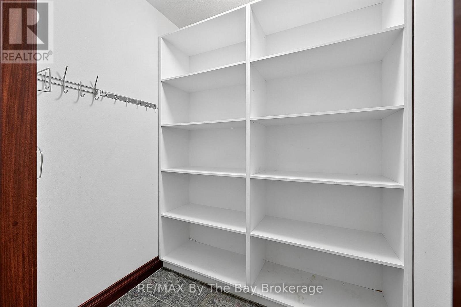 90 Goldfinch Crescent Property Photo 11