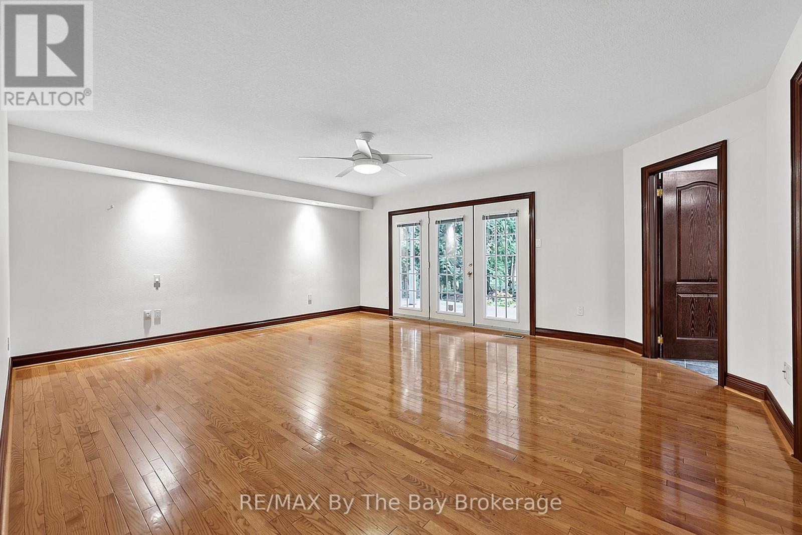 90 Goldfinch Crescent Property Photo 18