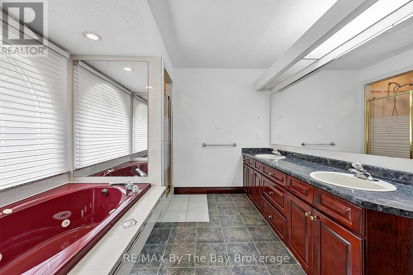 90 Goldfinch Crescent Property Photo 21