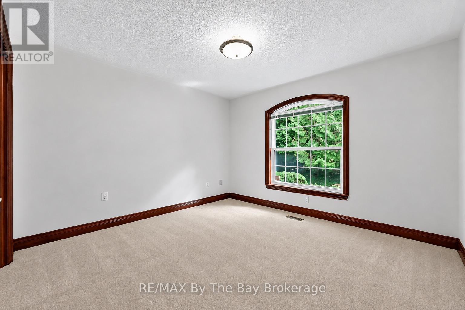90 Goldfinch Crescent Property Photo 23