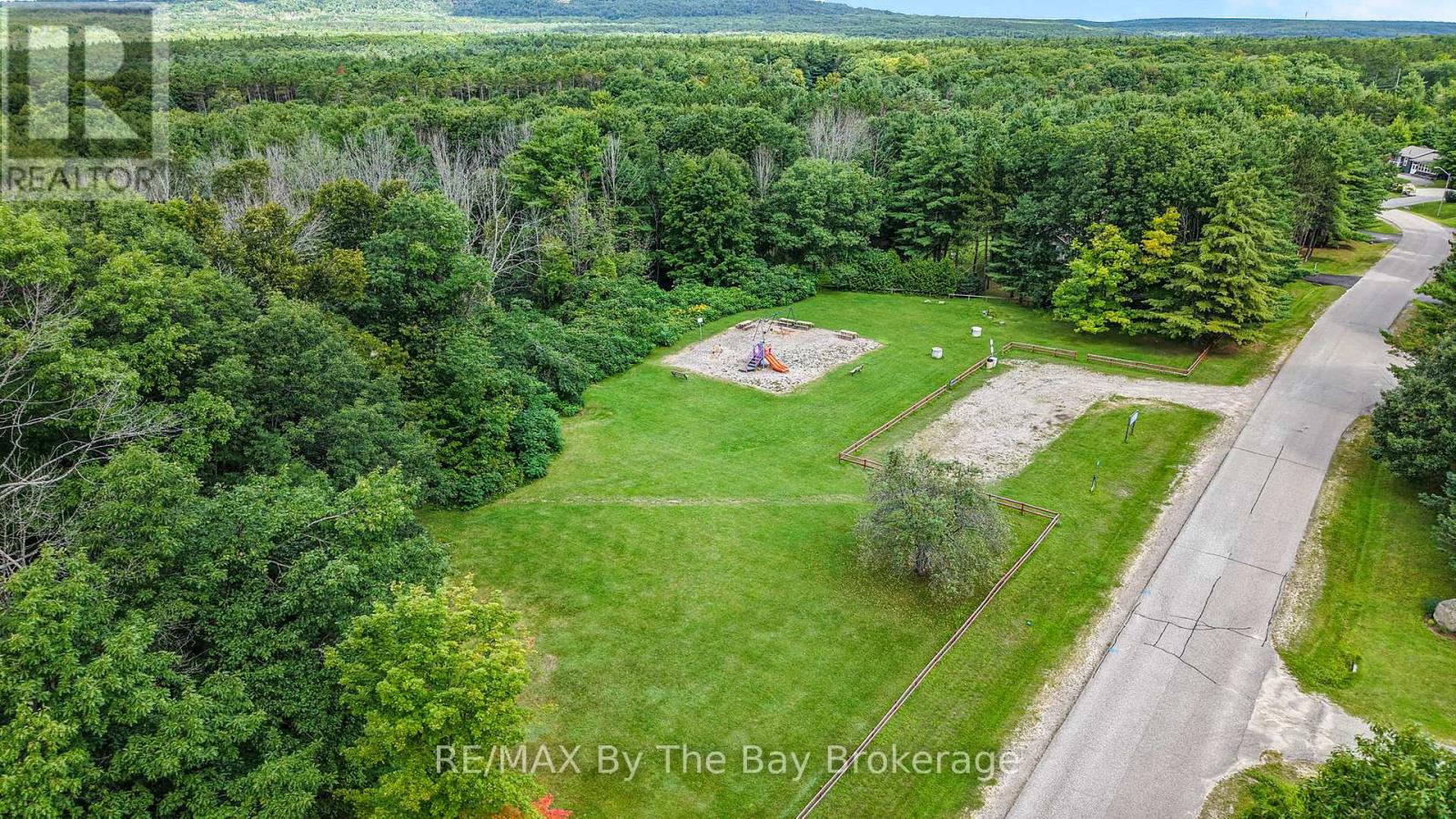 90 Goldfinch Crescent Property Photo 47
