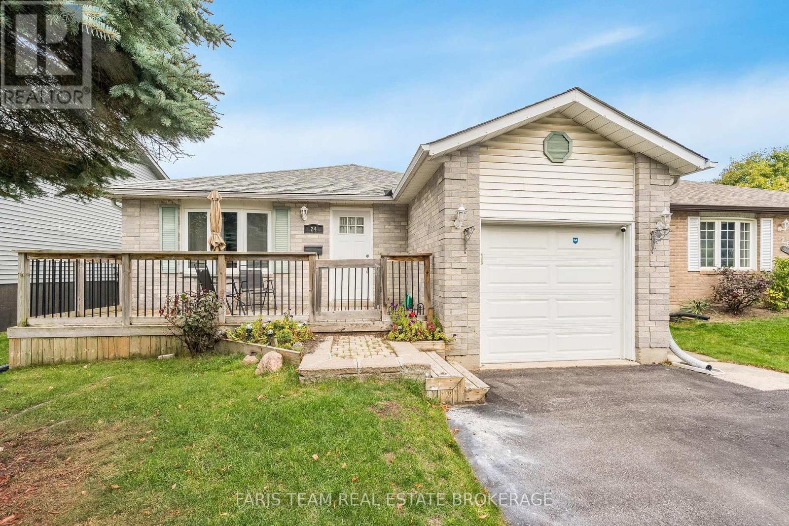 24 LAURIE CRESCENT