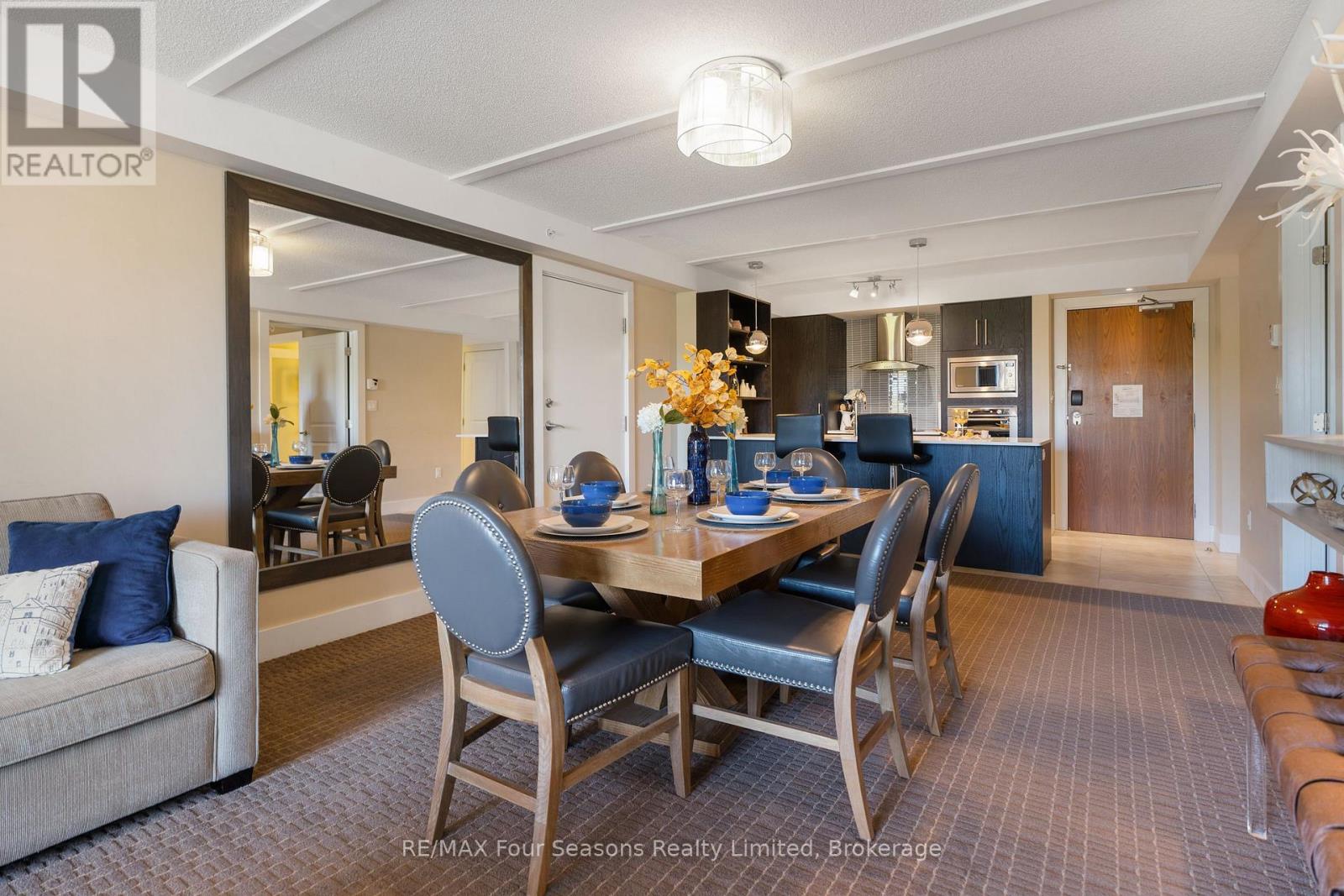 6210/6212 - 9 Harbour Street E Property Photo 5
