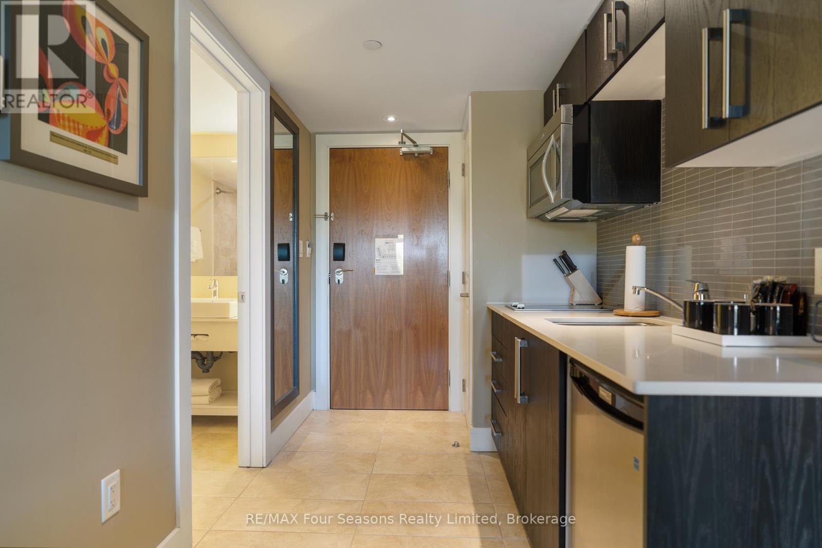6210/6212 - 9 Harbour Street E Property Photo 17