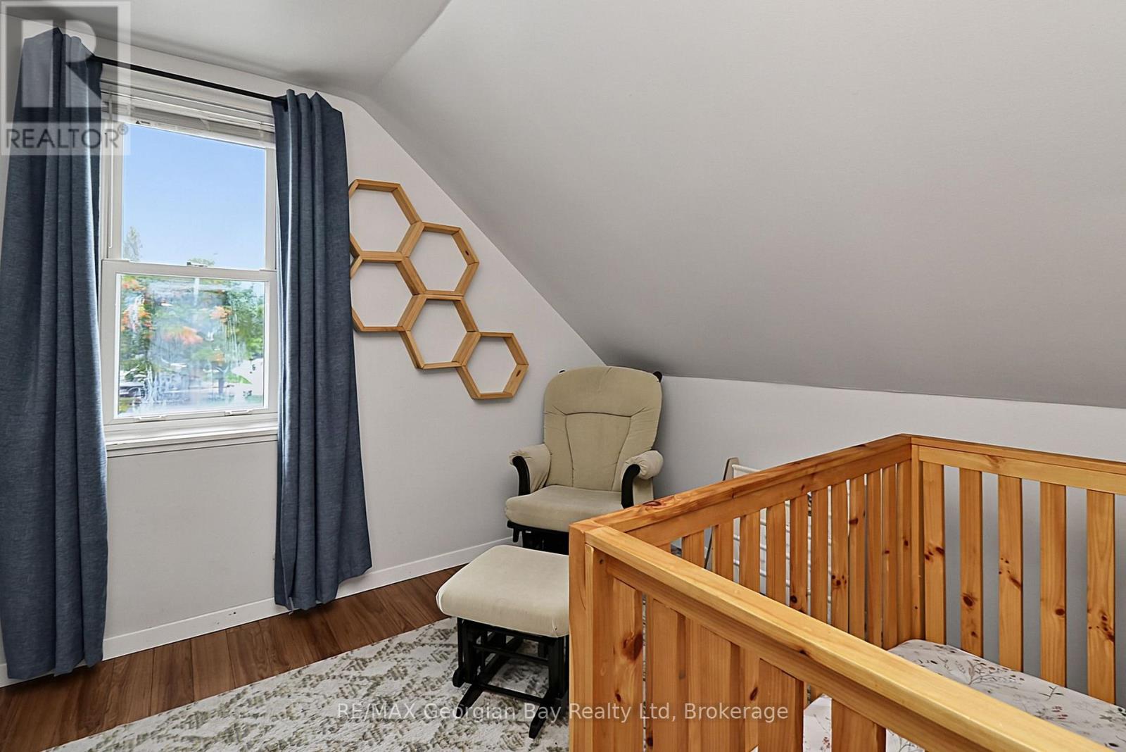 154 Robert Street W Property Photo 20