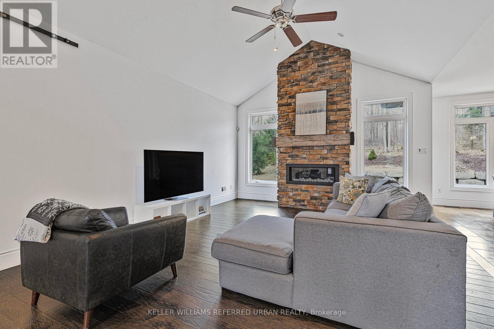25 Heron Boulevard Property Photo 6