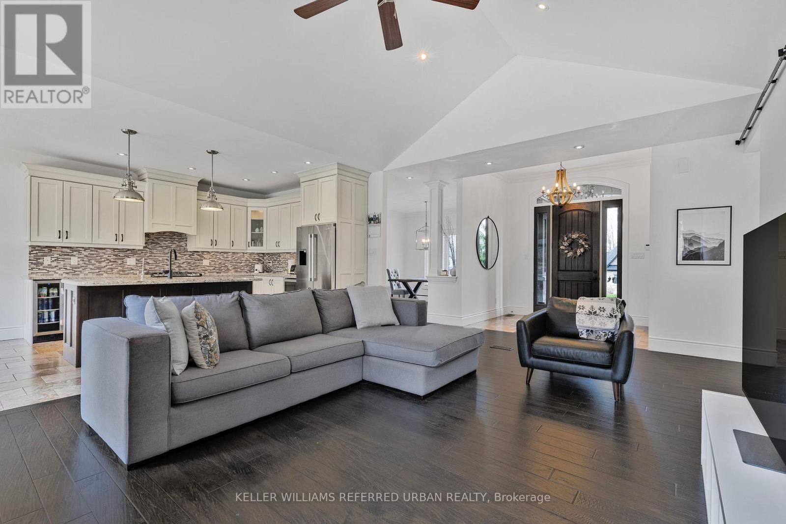 25 Heron Boulevard Property Photo 7