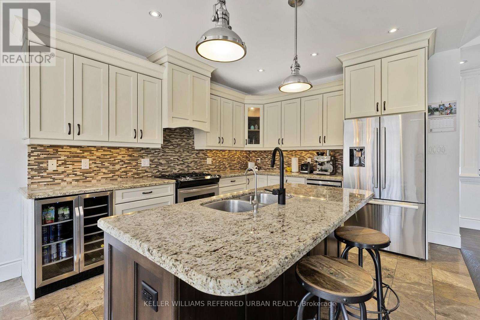 25 Heron Boulevard Property Photo 10