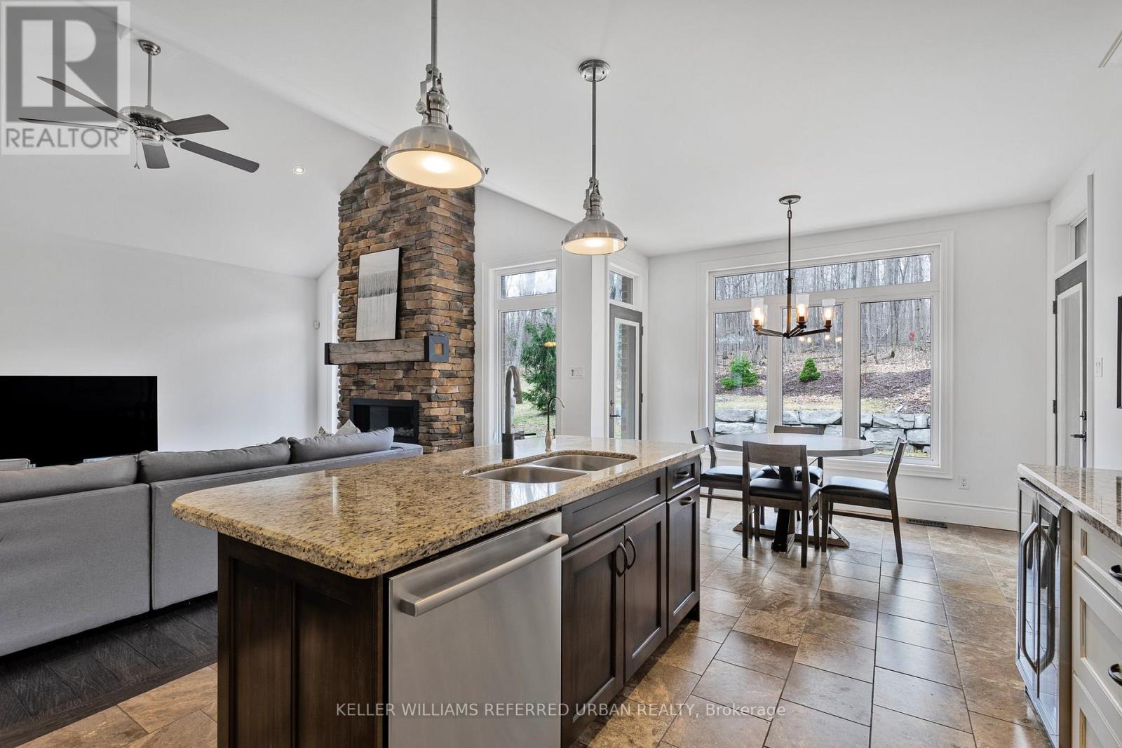 25 Heron Boulevard Property Photo 12