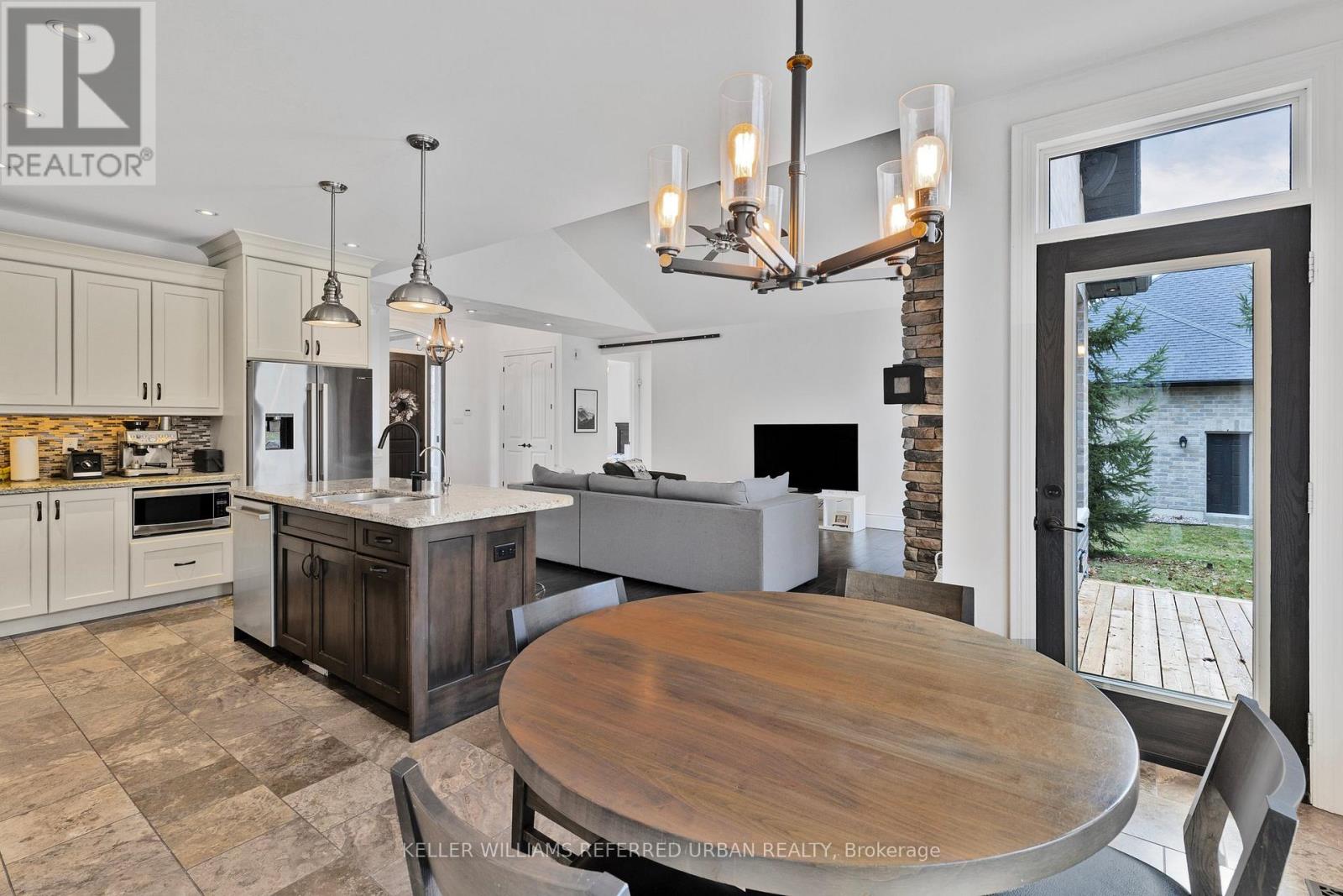 25 Heron Boulevard Property Photo 15