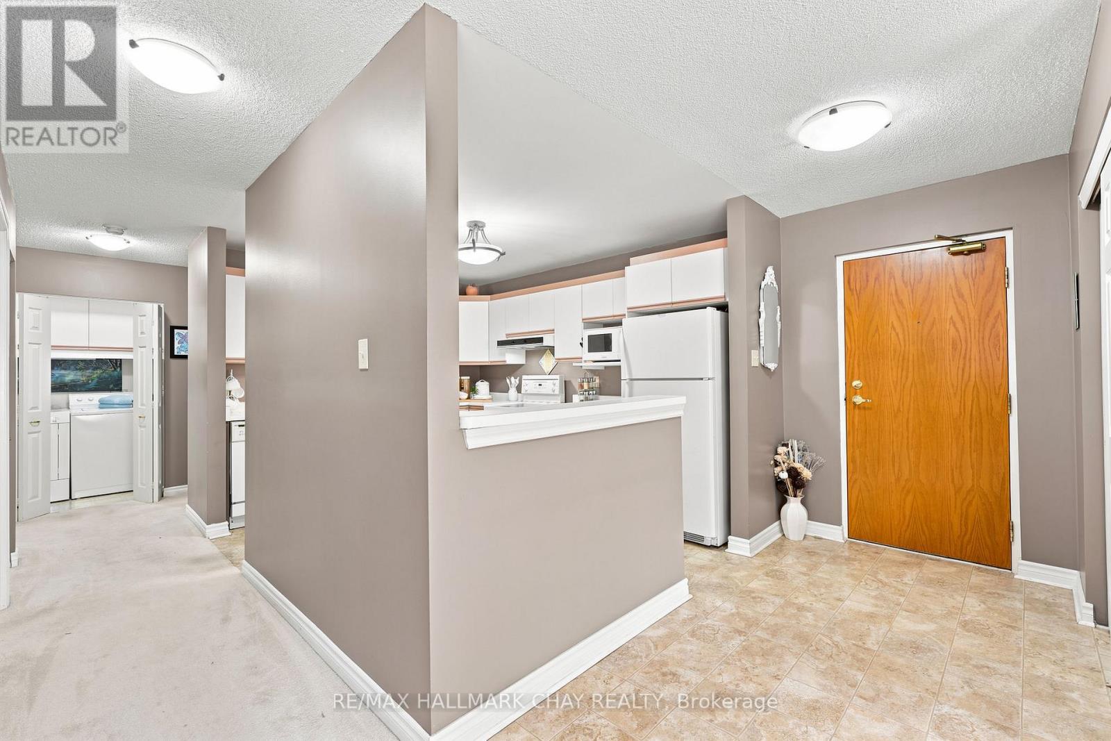 201 - 131 Clapperton Street Property Photo 4