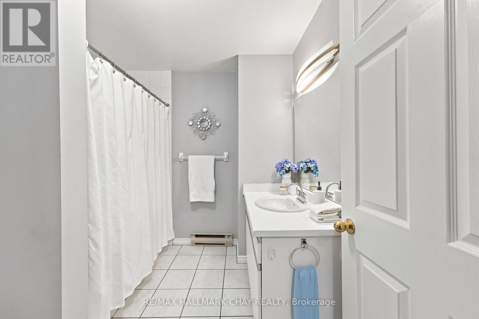 201 - 131 Clapperton Street Property Photo 15