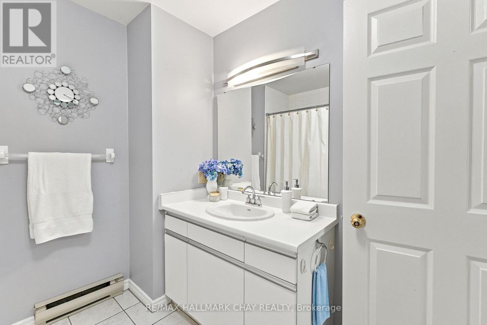 201 - 131 Clapperton Street Property Photo 16