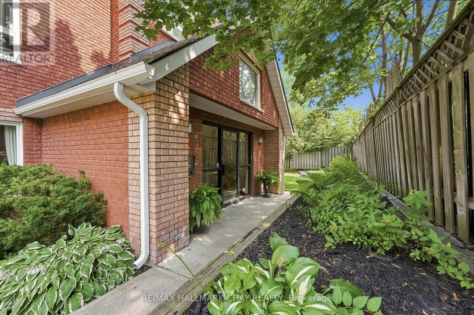 201 - 131 Clapperton Street Property Photo 23