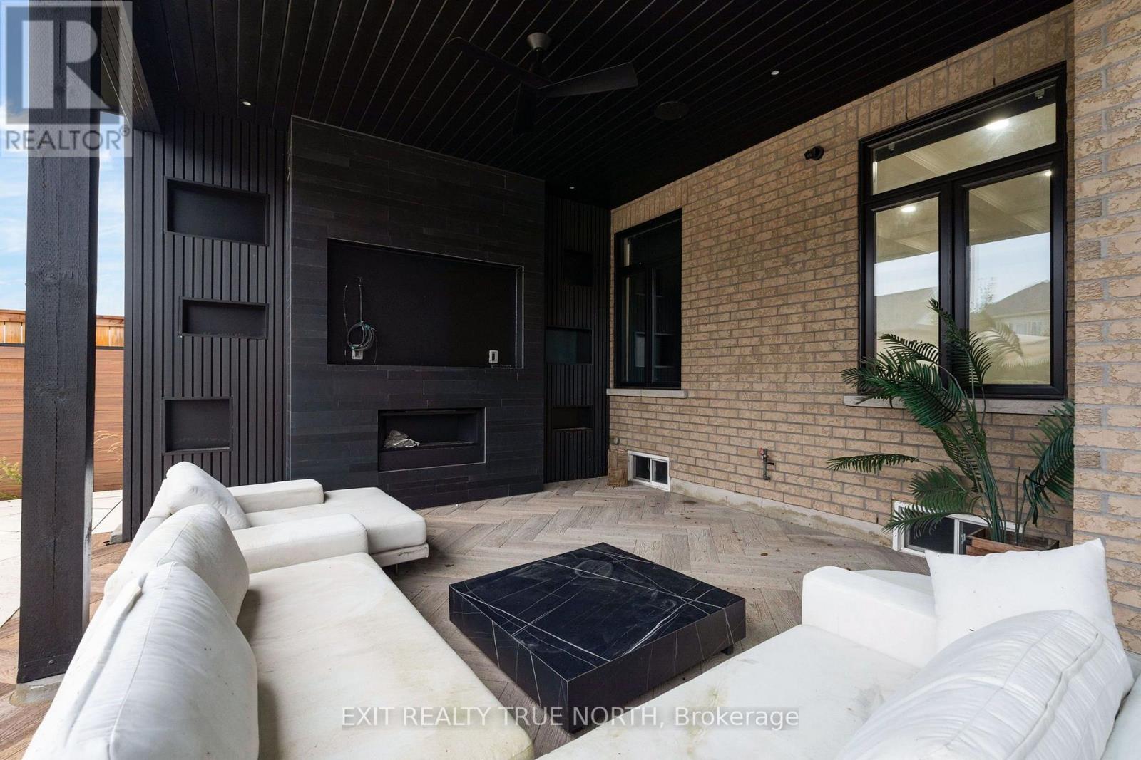 106 Rugman Crescent Property Photo 13