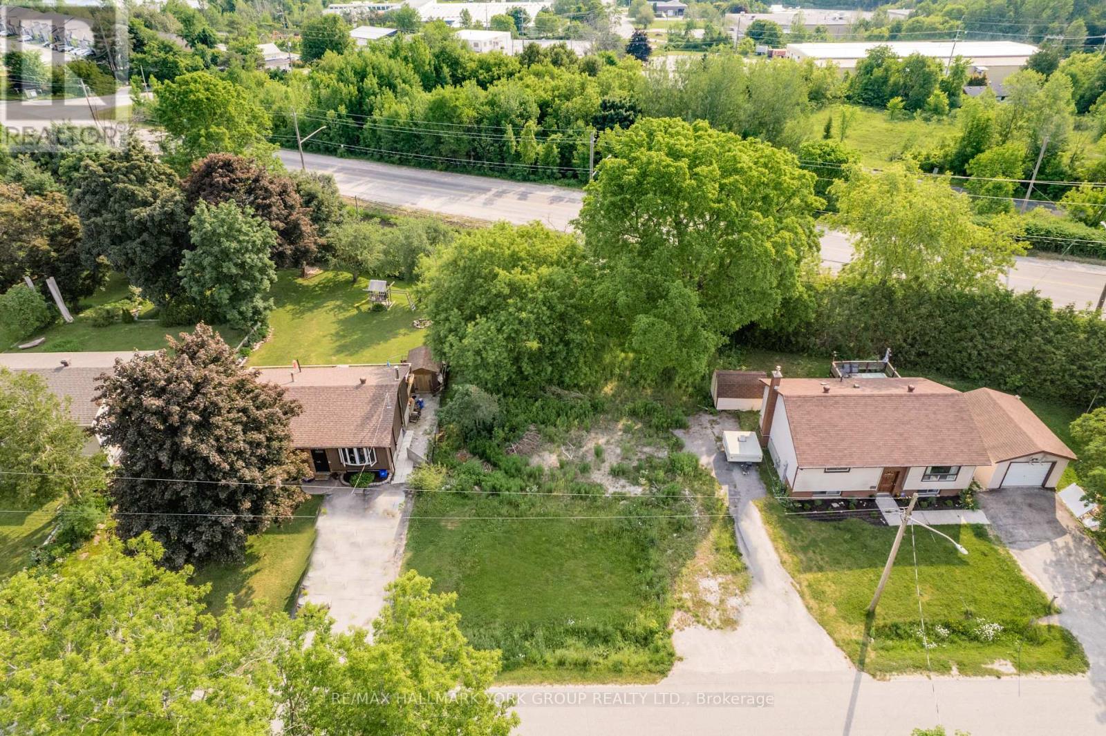 10 First Street Property Photo 8