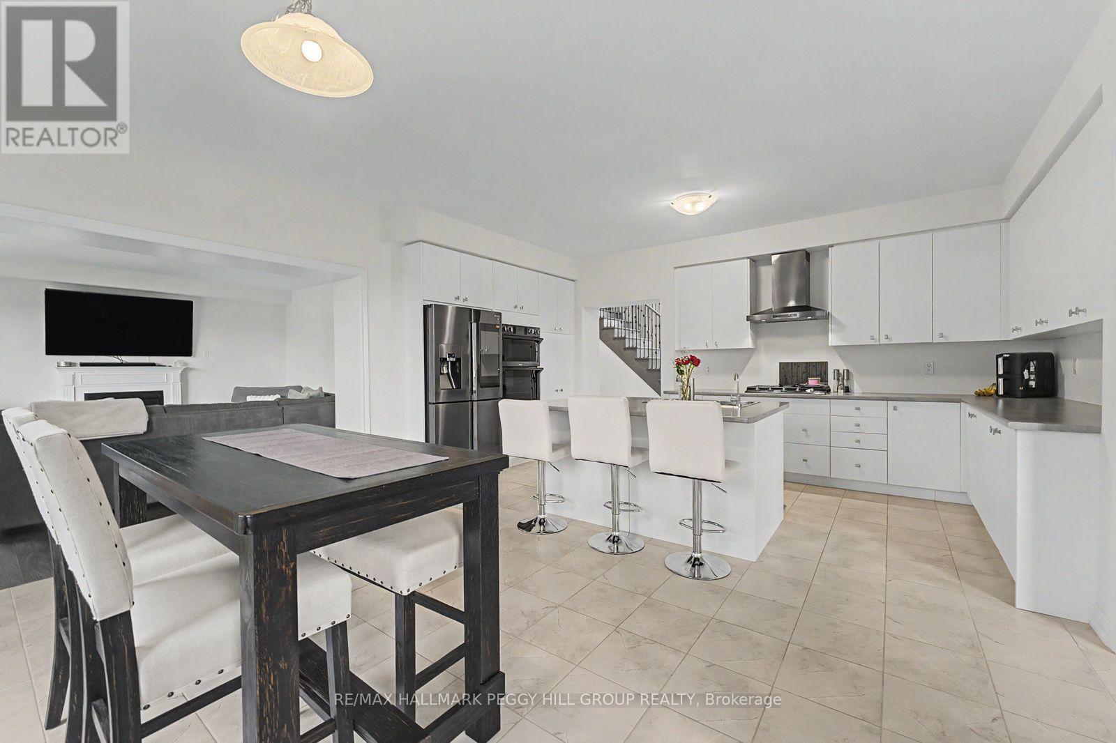 113 Rugman Crescent Property Photo 6