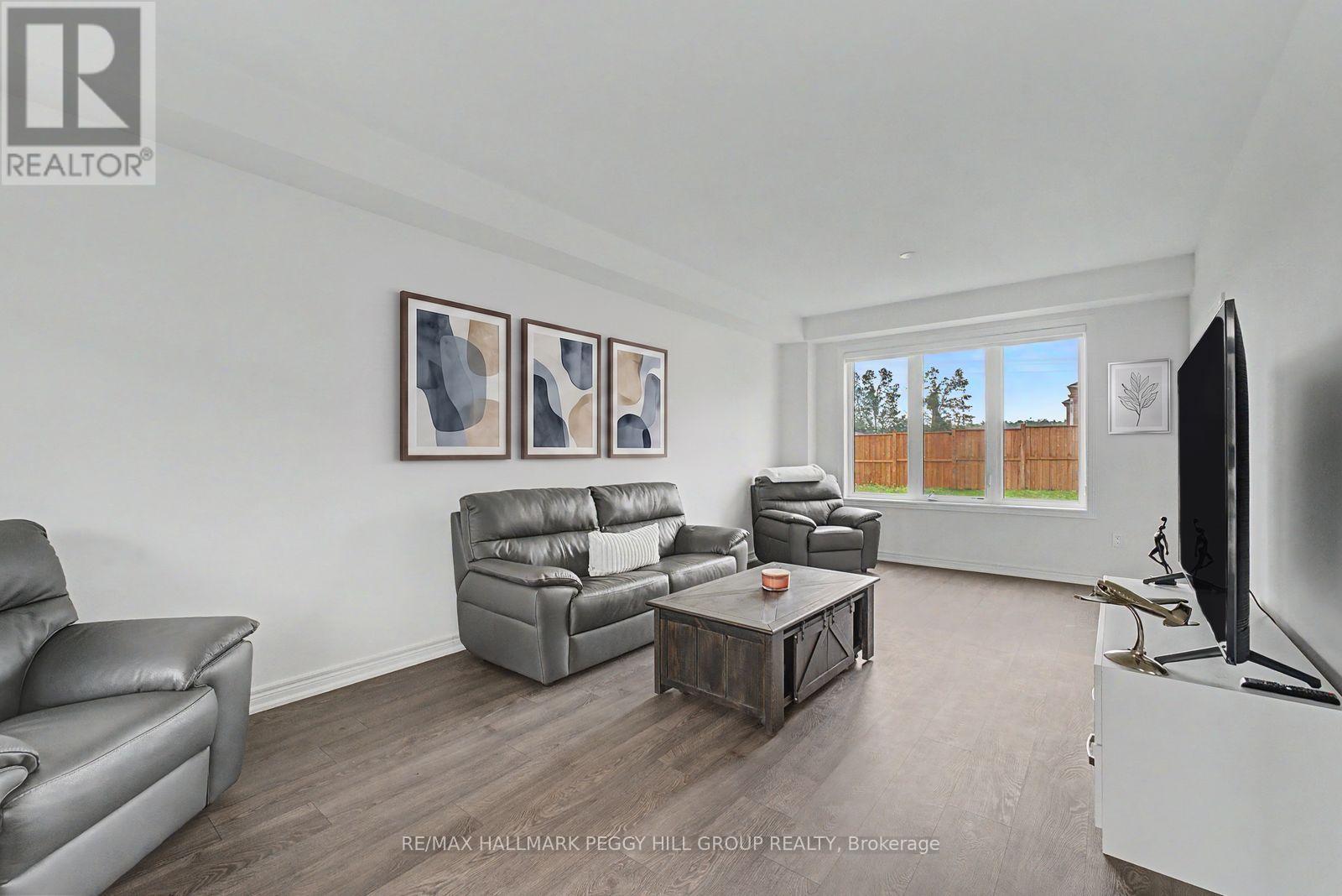 113 Rugman Crescent Property Photo 8