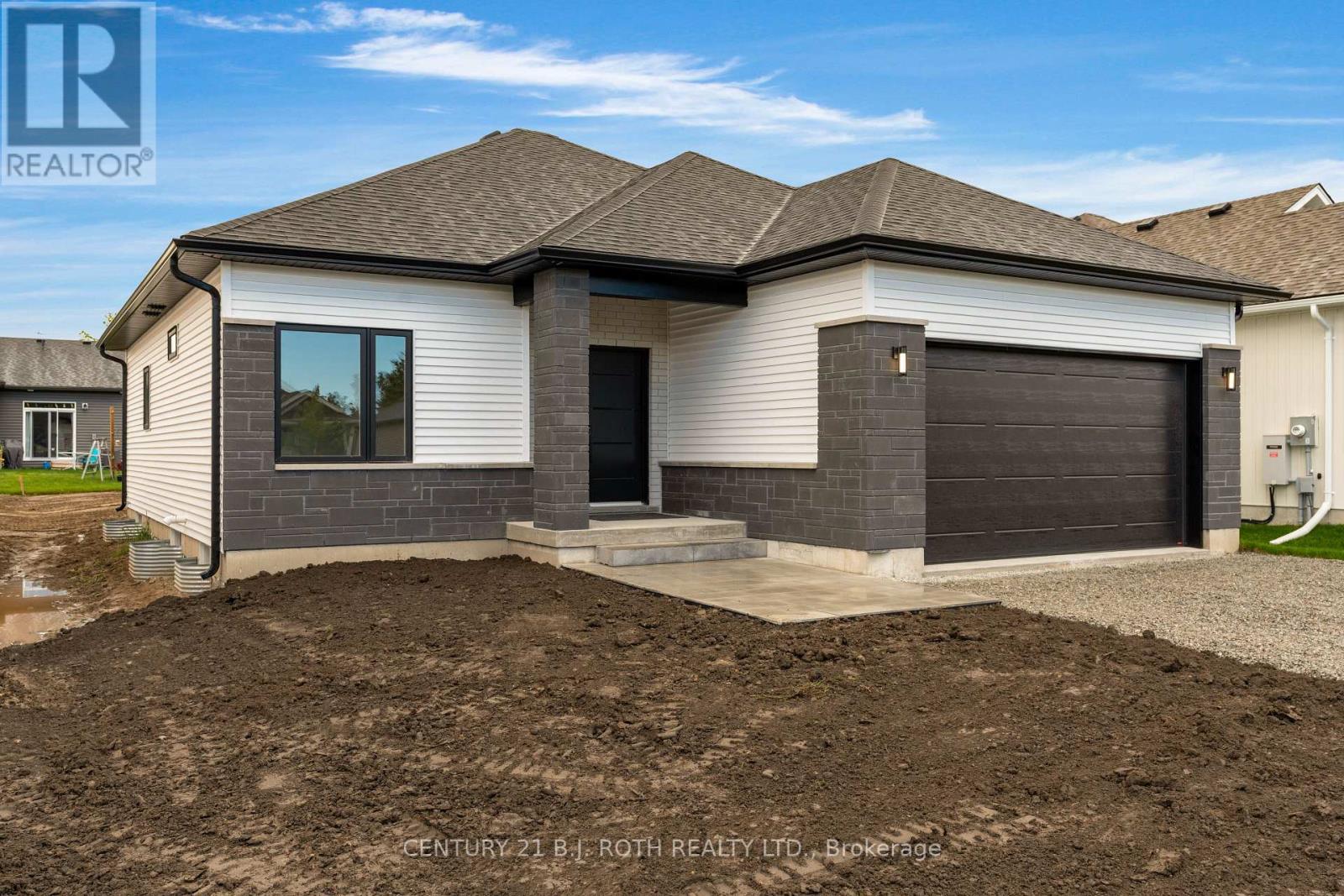 29 Harold Avenue Property Photo 5