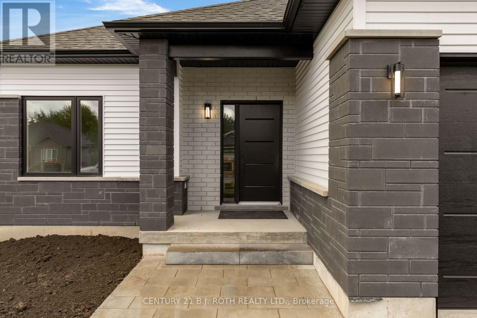 29 Harold Avenue Property Photo 6