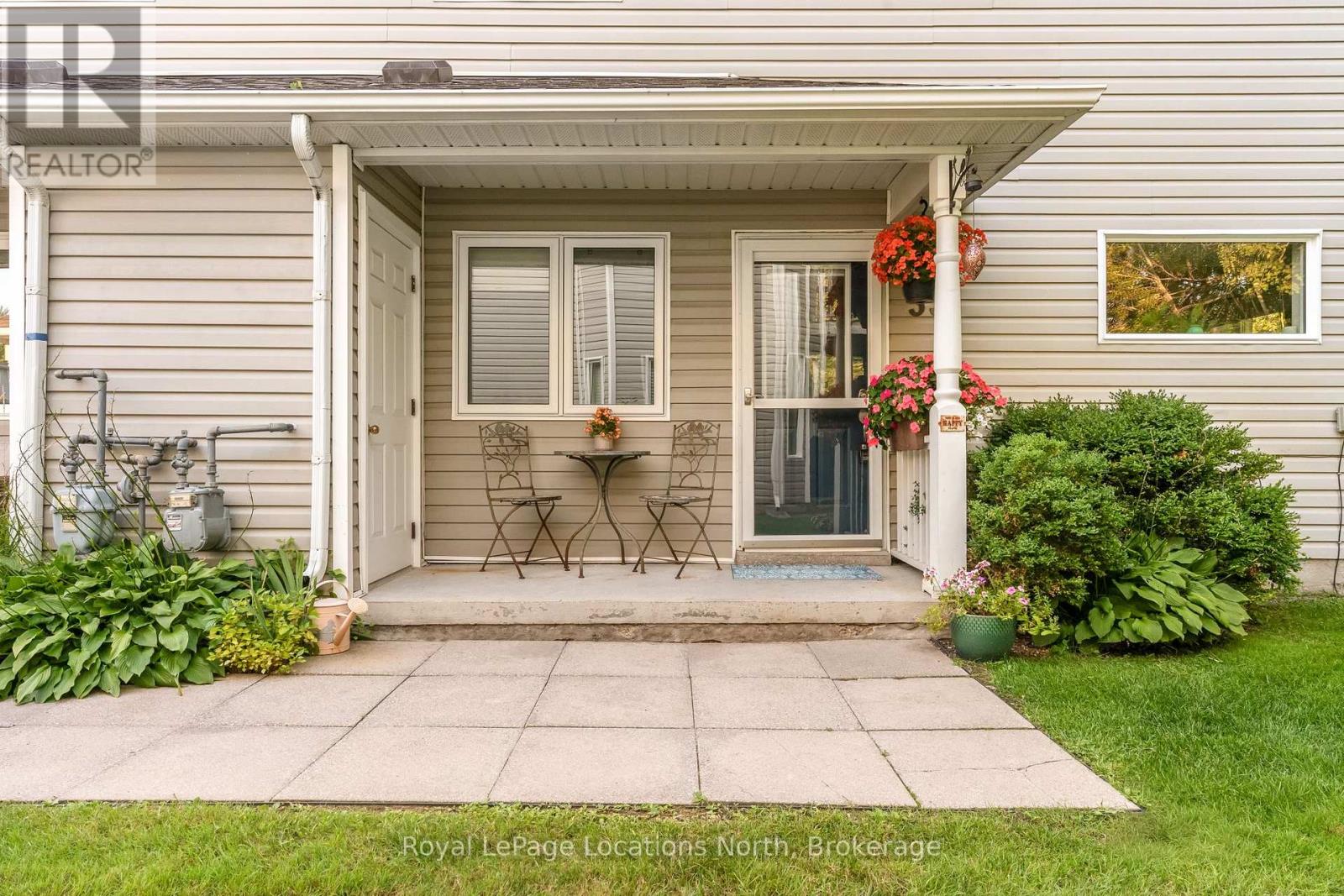 35 SUNDIAL COURT