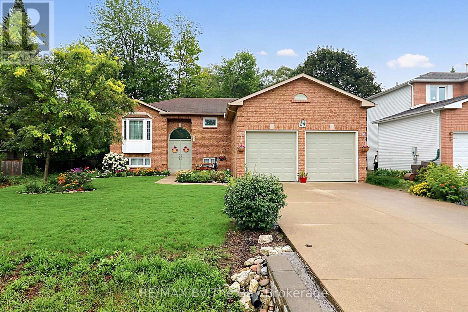 49 Royal Beech Drive Property Photo 1