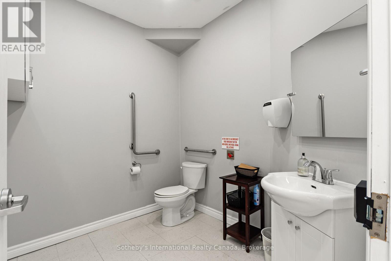 339 King Street Property Photo 10