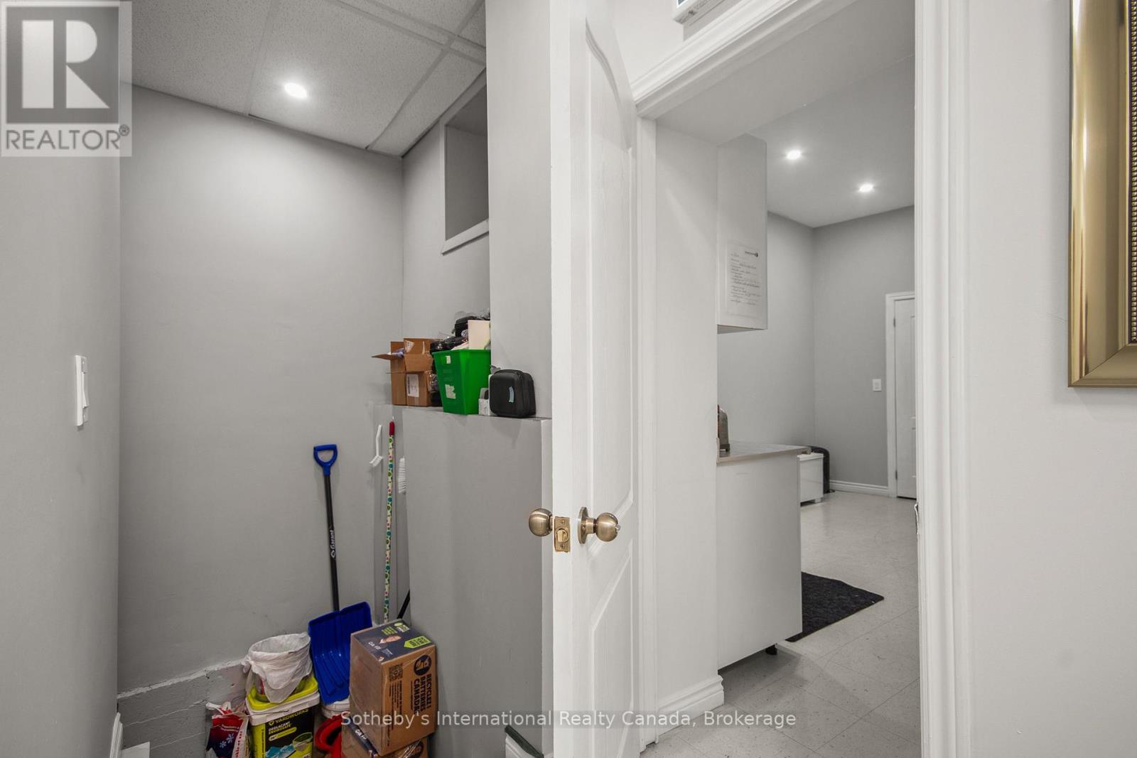 339 King Street Property Photo 13