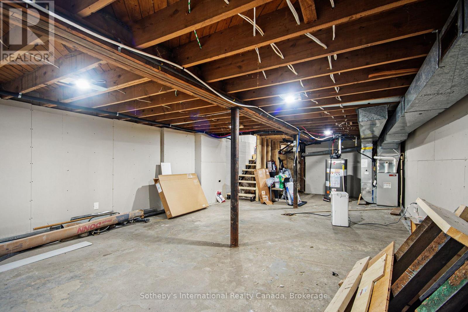 339 King Street Property Photo 15