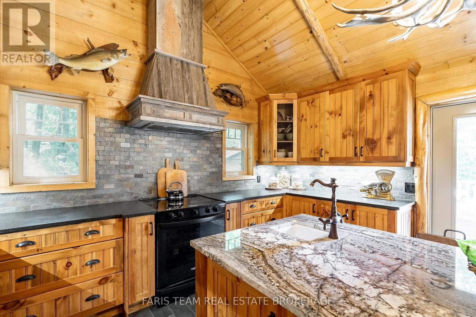 108 Shoreline Road Property Photo 8
