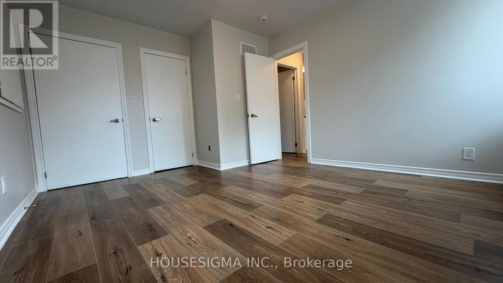 Main Floor Unit - 28 West Street N Property Photo 10