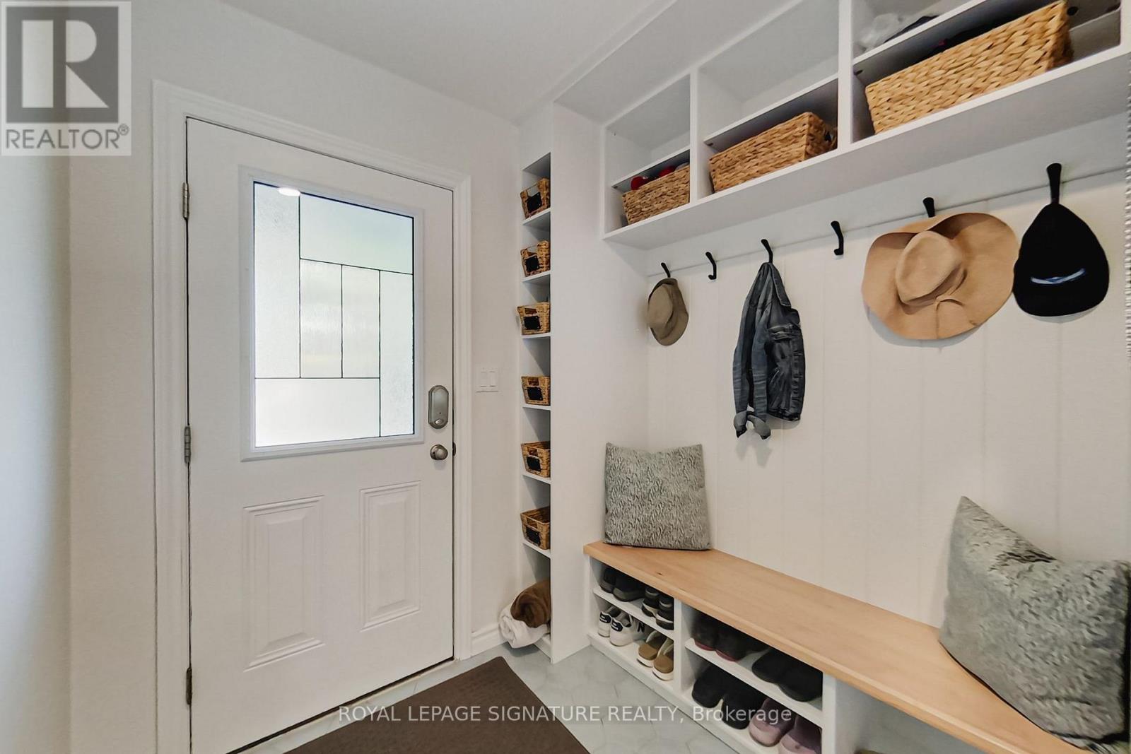 23 Silver Glen Boulevard Property Photo 3