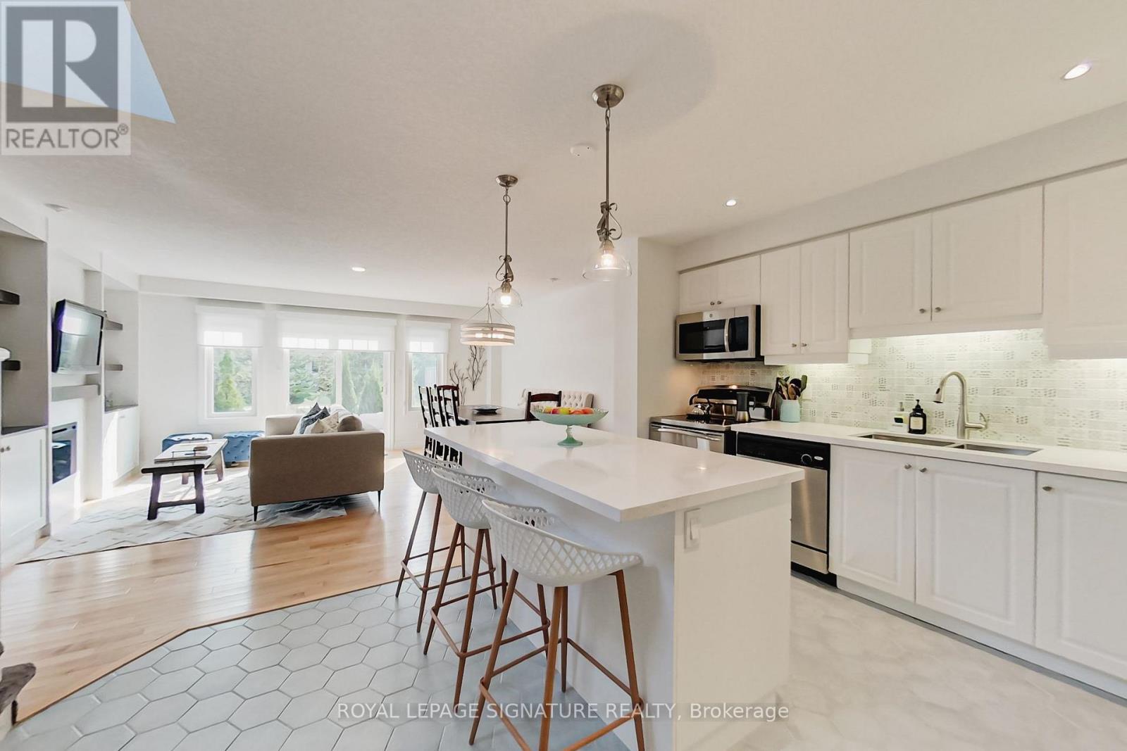 23 Silver Glen Boulevard Property Photo 6