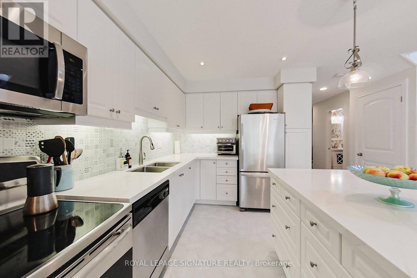 23 Silver Glen Boulevard Property Photo 9