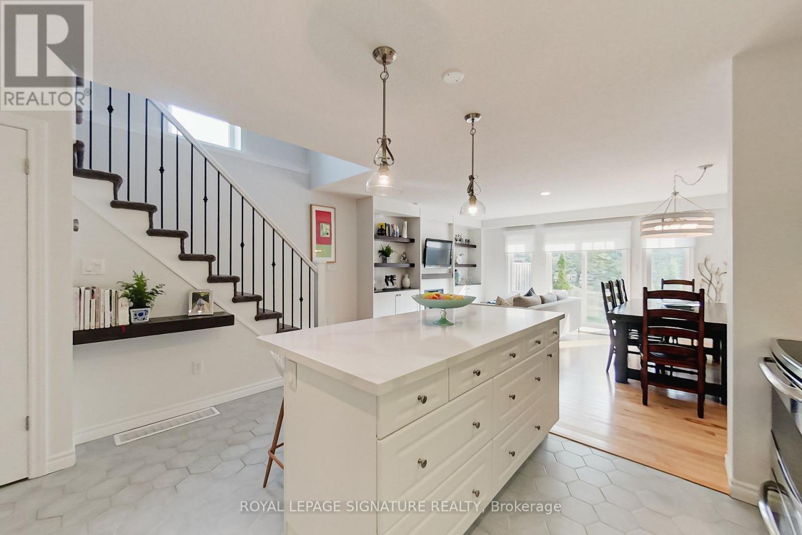 23 Silver Glen Boulevard Property Photo 11