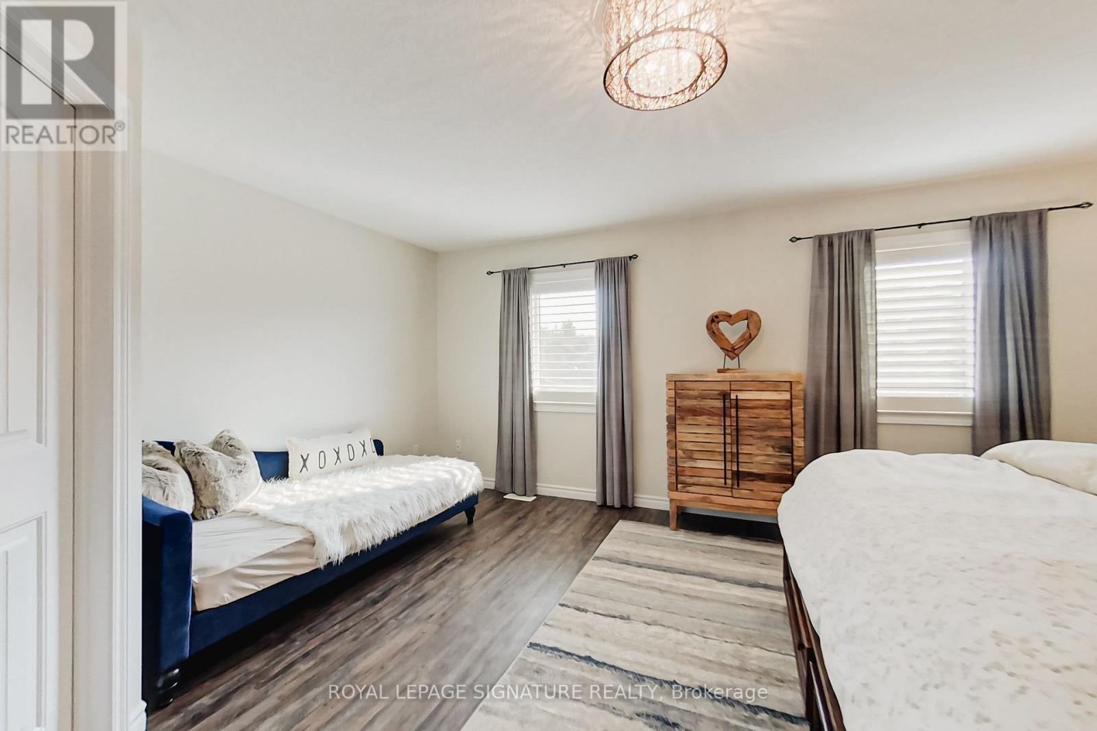 23 Silver Glen Boulevard Property Photo 20