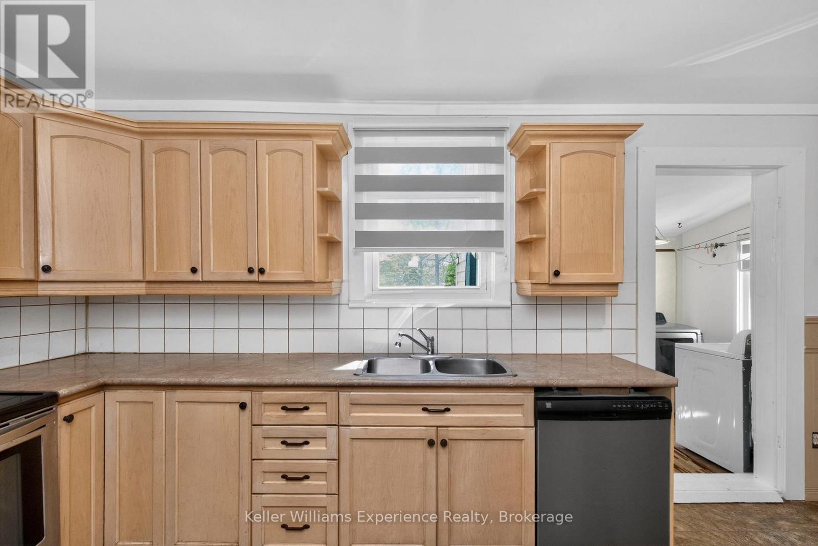 239 Oak Street Property Photo 16