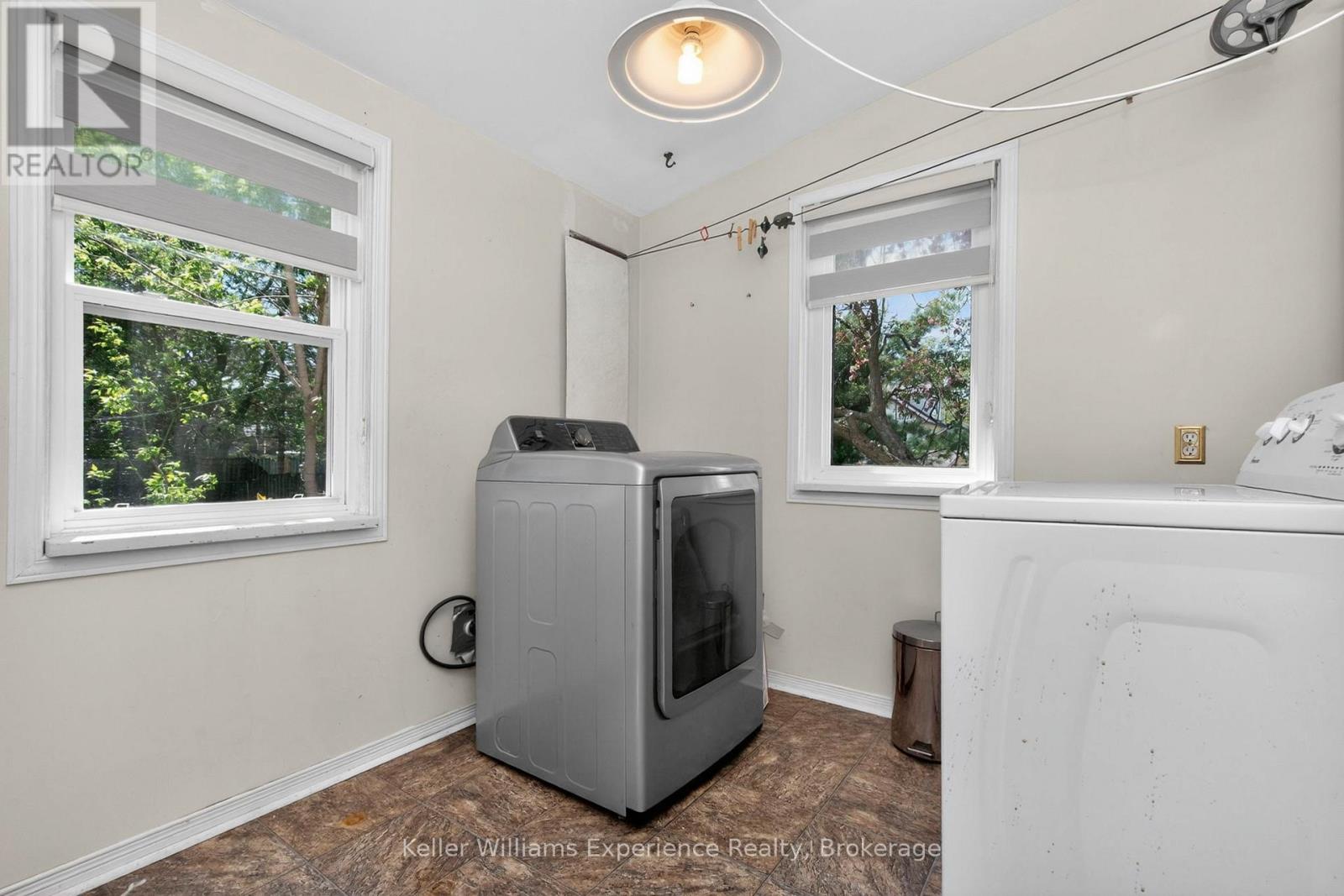 239 Oak Street Property Photo 21