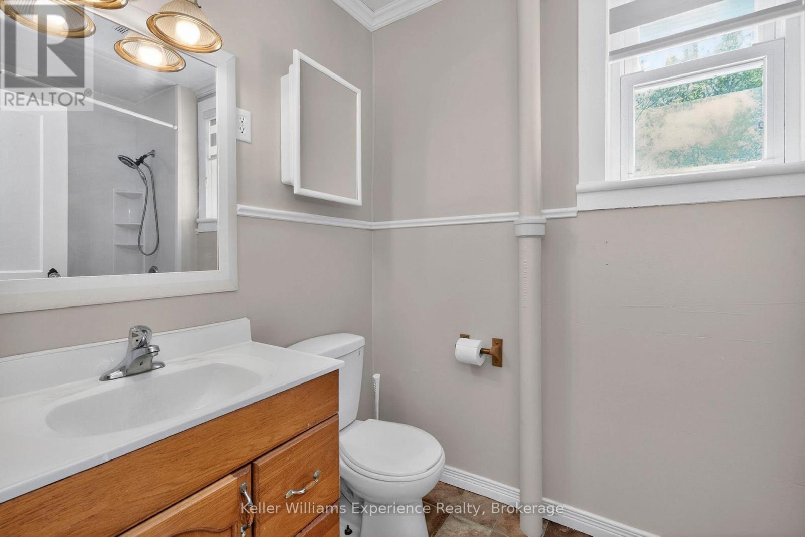239 Oak Street Property Photo 22