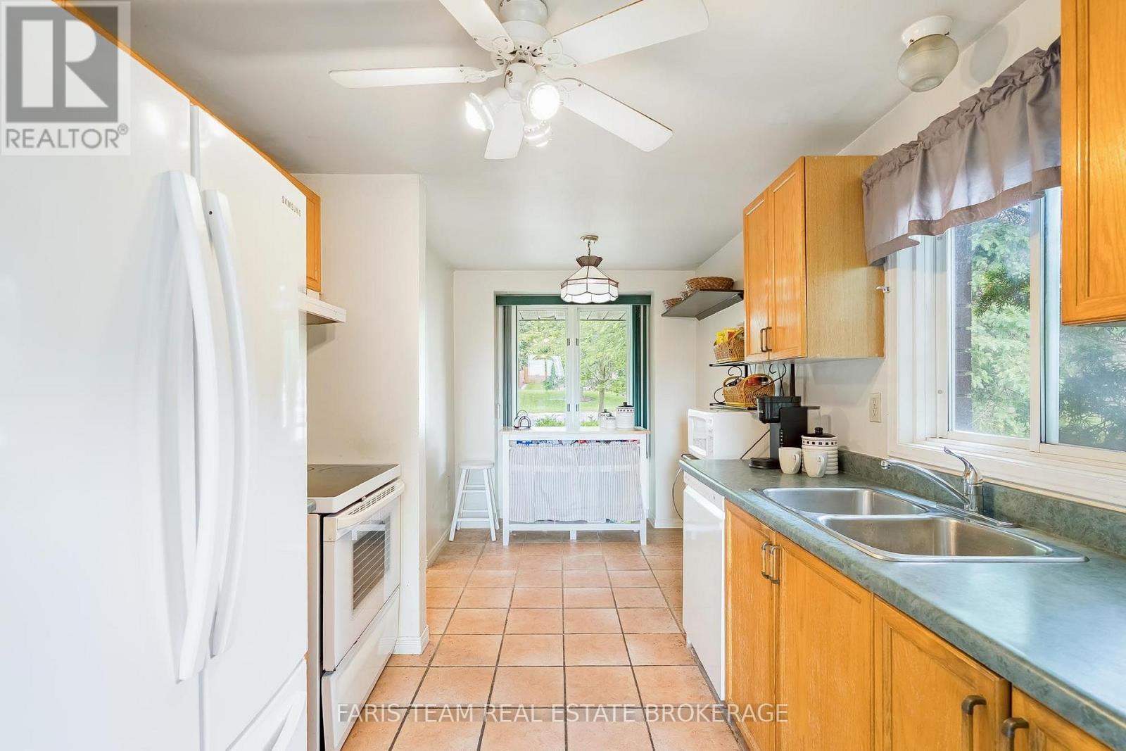 361 Galloway Boulevard Property Photo 8
