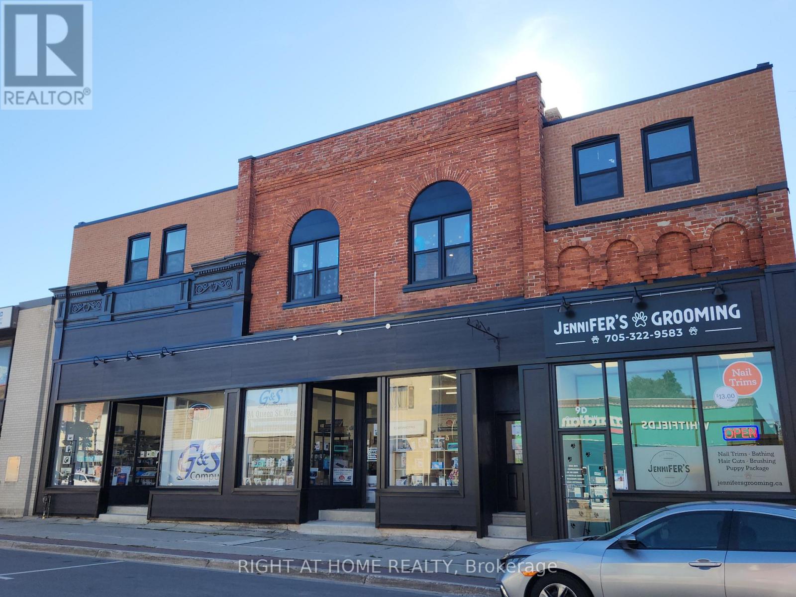 203 - 9 QUEEN STREET W Property Photo 1