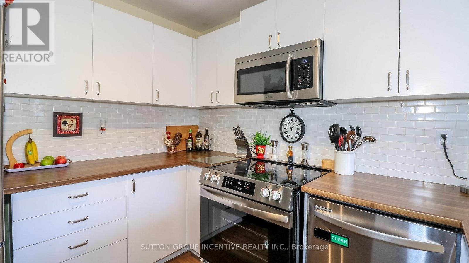 152 Julia Crescent Property Photo 8
