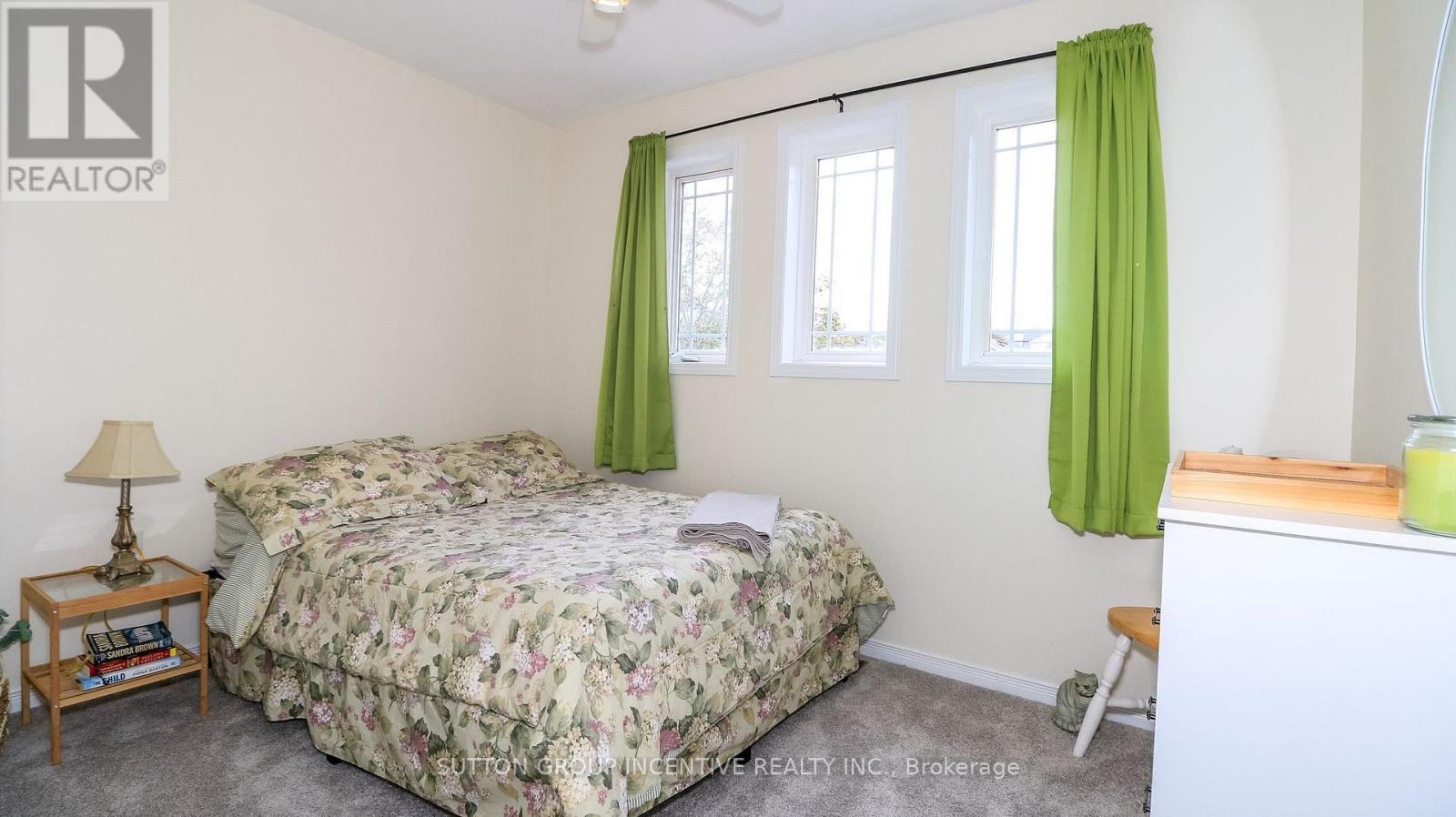 152 Julia Crescent Property Photo 10