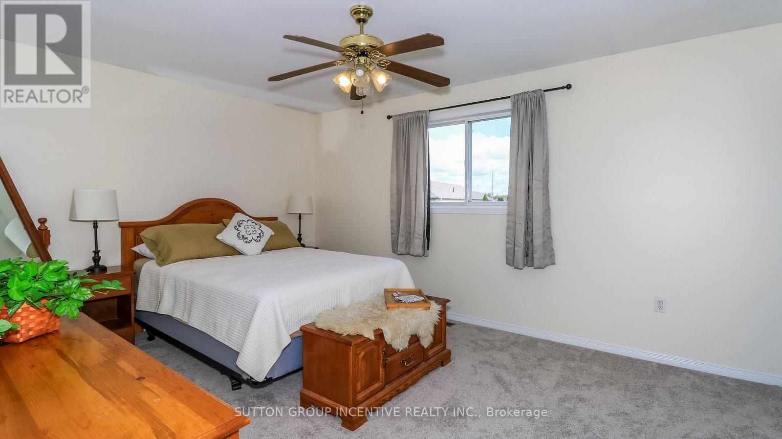 152 Julia Crescent Property Photo 14