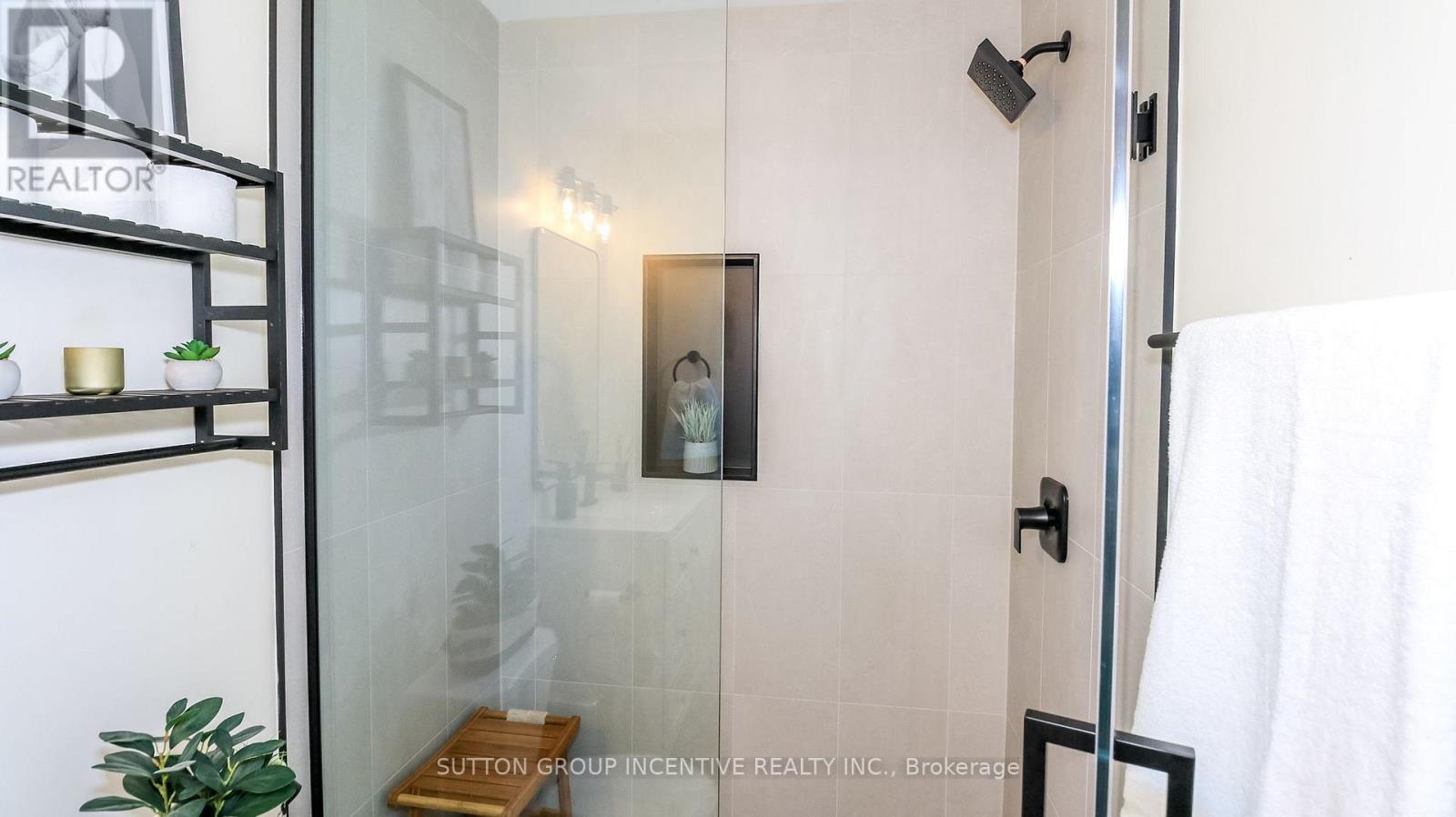 152 Julia Crescent Property Photo 16